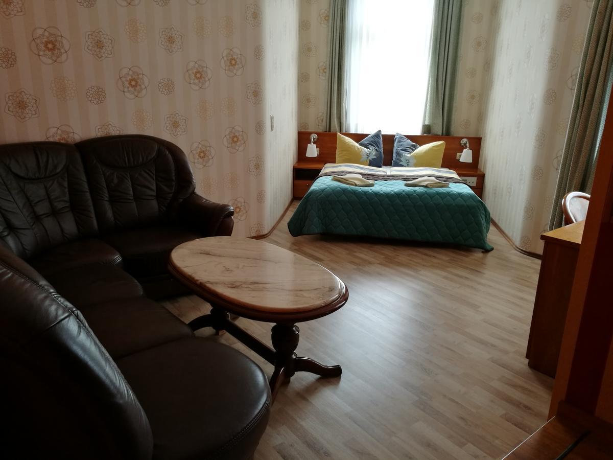 Grossbreitenbach Hotel Restaurant Hohe Tanne מראה חיצוני תמונה